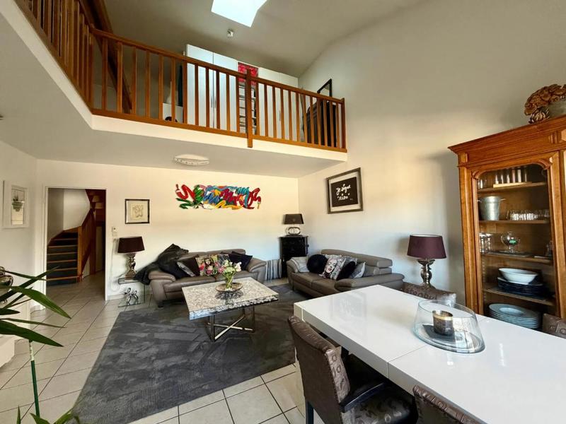 Appartement - 142 m² - 5 pièces