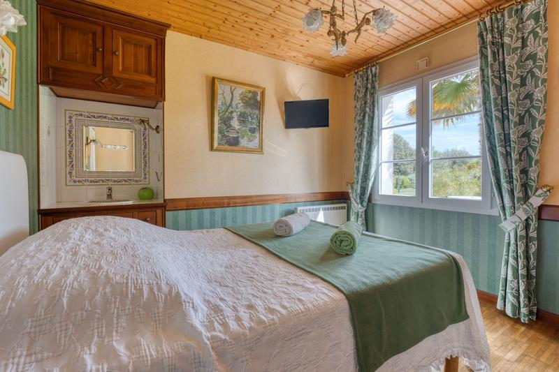 Maison - 220 m² - 8 pièces