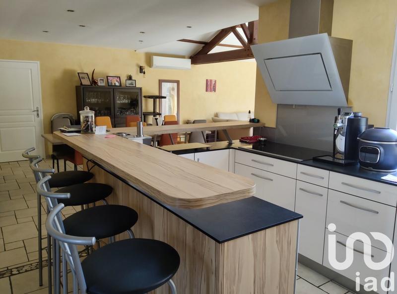 Maison - 200 m² - 8 pièces