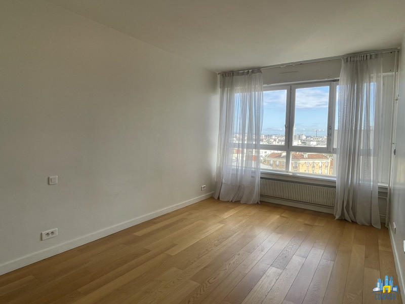 Appartement - 82 m² - 3 pièces