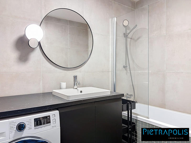 Appartement - 82 m² - 3 pièces