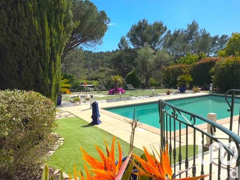 Maison - 205 m² - 6 pièces