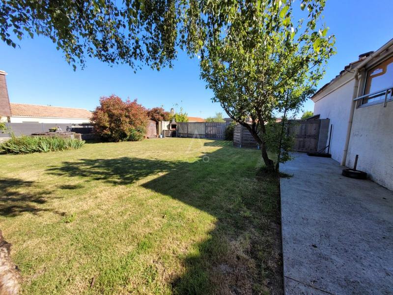 Maison - 234 m² - 8 pièces