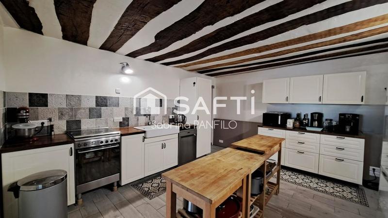 Maison - 200 m² - 9 pièces