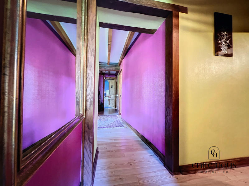 Maison - 220 m² - 6 pièces