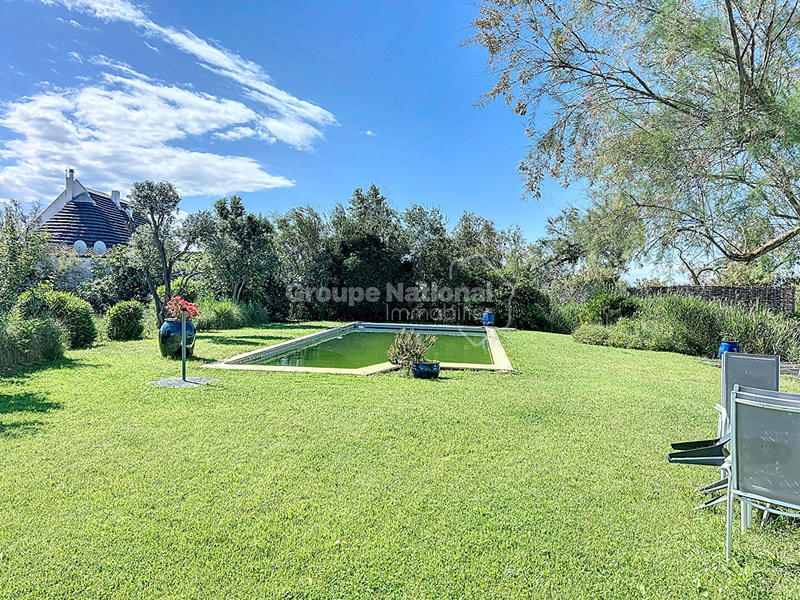 Maison - 253 m² - 12 pièces