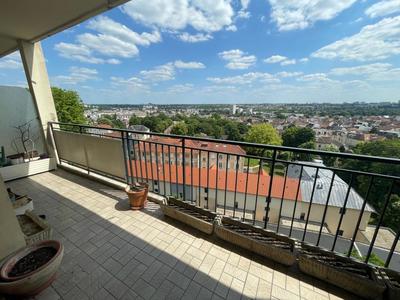 Appartement - 93 m² - 4 pièces