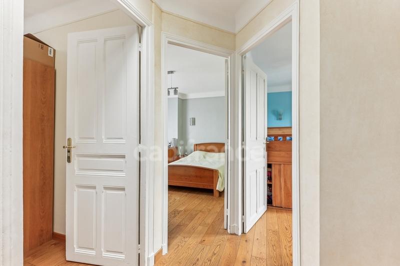 Maison - 200 m² - 8 pièces