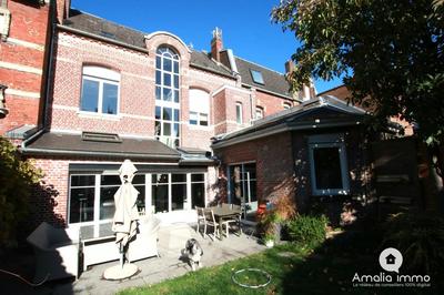 Demeure - 270 m² - 10 pièces