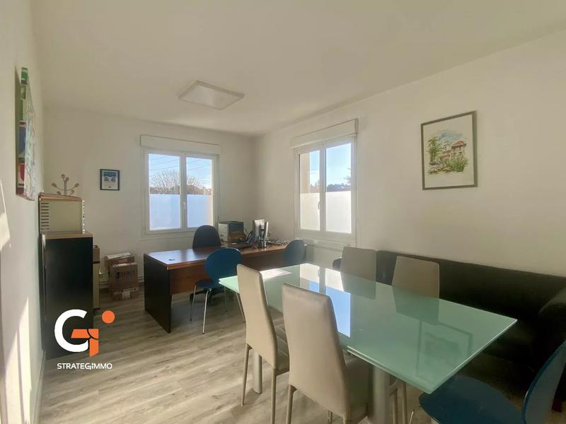 Immeuble - 198 m² - 9 pièces