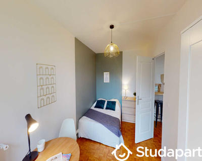 Chambre - 100 m² - 1 pièce