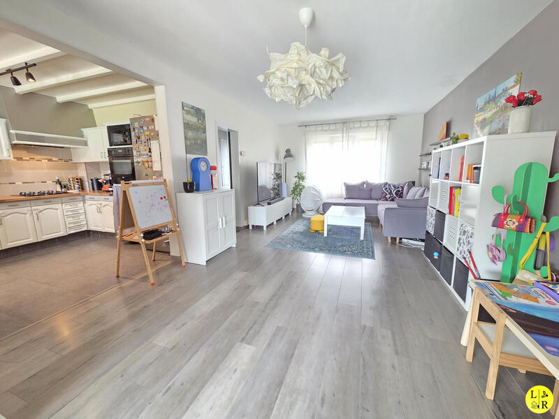 Maison - 104 m² - 5 pièces