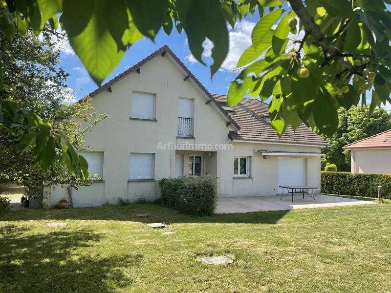 Maison - 222 m² - 9 pièces