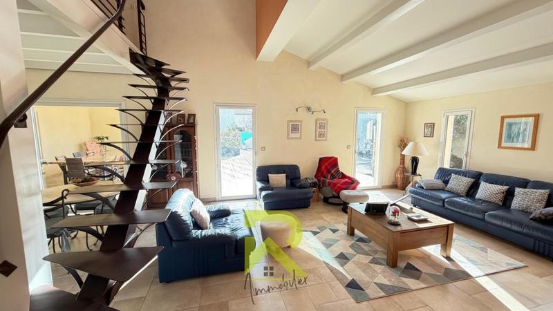 Villa - 220 m² - 7 pièces