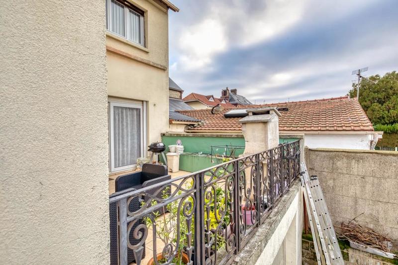 Maison - 225 m² - 6 pièces