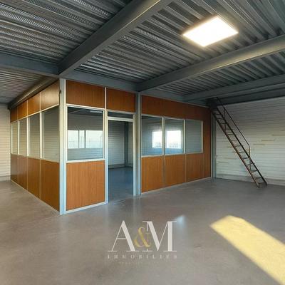 Entrepôt - 520 m² - 4 pièces