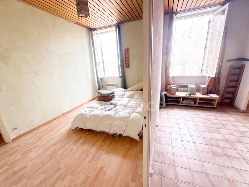 Appartement bourgeois - 77 m² - 3 pièces