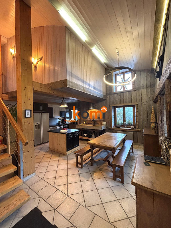 Maison - 510 m² - 20 pièces