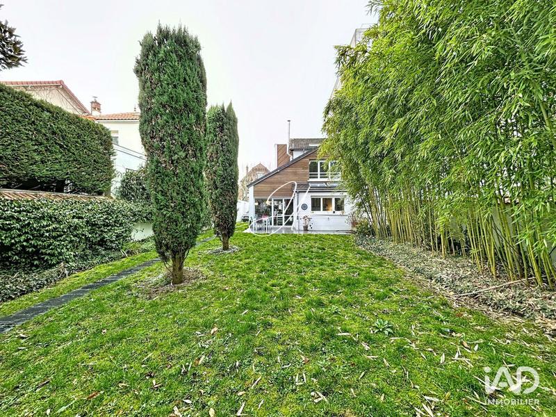 Maison - 193 m² - 9 pièces