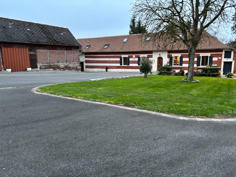 Maison - 260 m² - 20 pièces