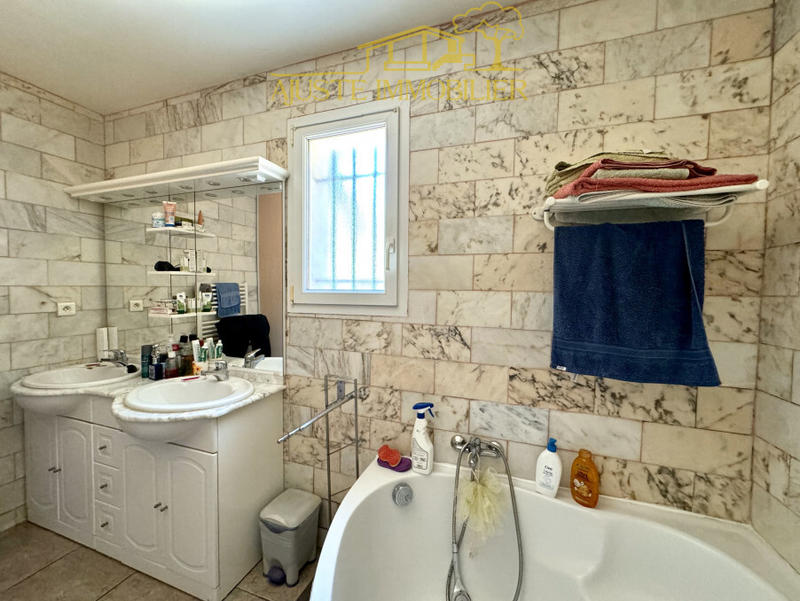 Maison - 310 m² - 10 pièces