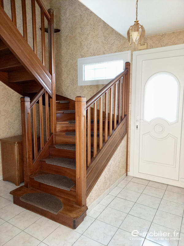 Maison traditionnelle - 90 m² - 4 pièces