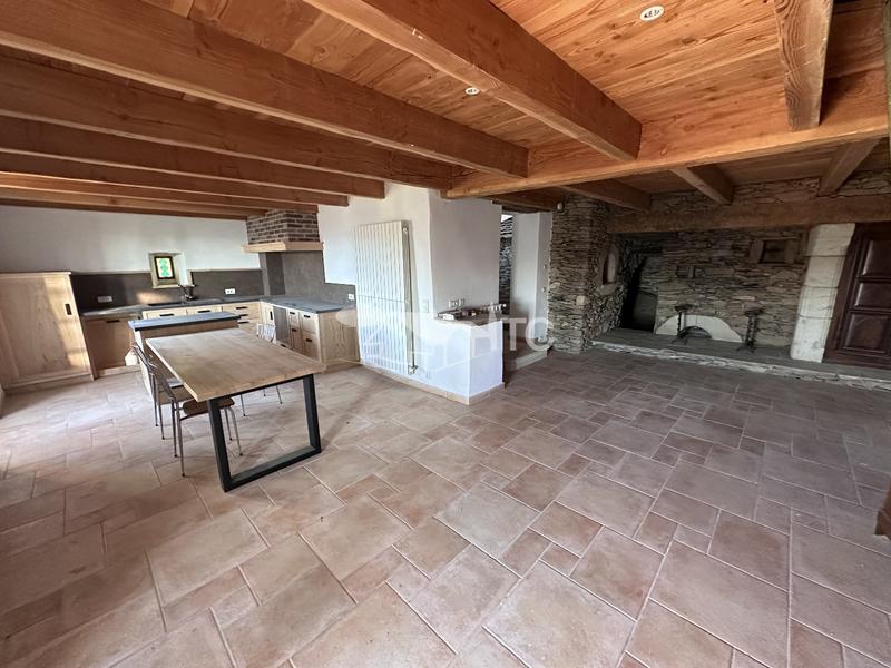 Corps de ferme - 329 m² - 16 pièces
