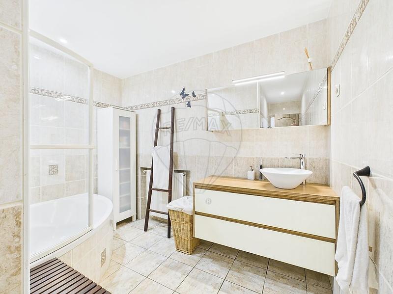 Appartement - 96 m² - 4 pièces