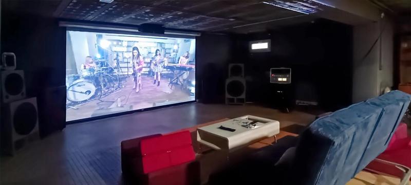 Maison - 360 m² - 10 pièces