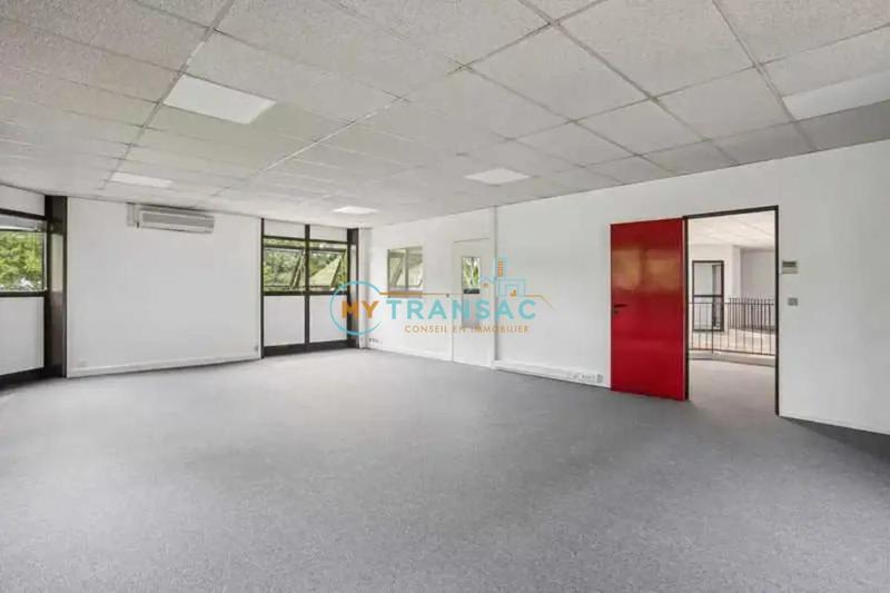 Entrepôt - 4 542 m²