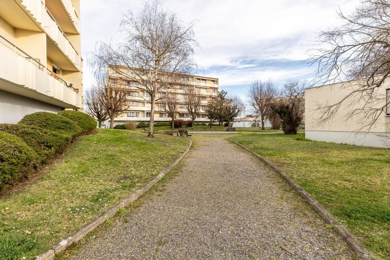 Appartement - 94 m² - 4 pièces