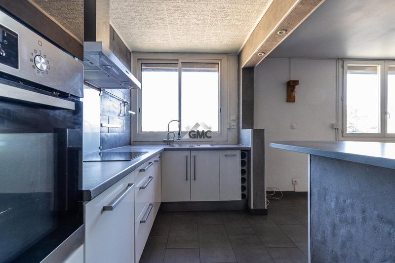 Appartement - 82 m² - 4 pièces