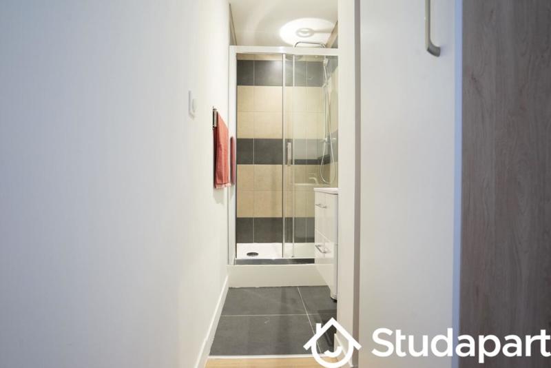 Chambre - 12 m² - 1 pièce