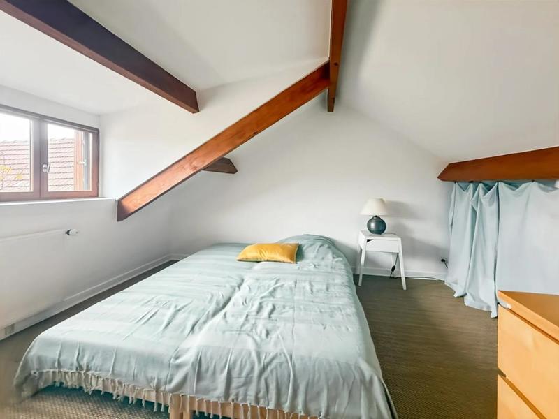 Maison - 240 m² - 9 pièces