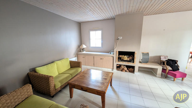 Maison - 95 m² - 5 pièces