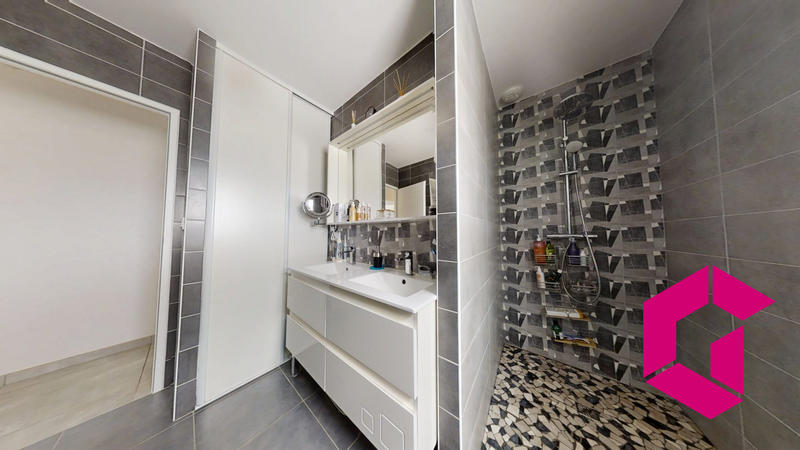 Villa - 102 m² - 5 pièces