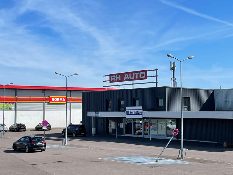 Local d'activité / Entrepôt - 376 m²