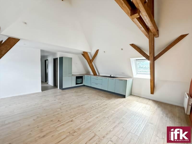 Loft - 90 m² - 5 pièces