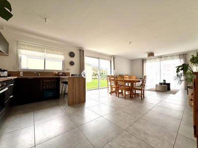 Maison - 94 m² - 5 pièces