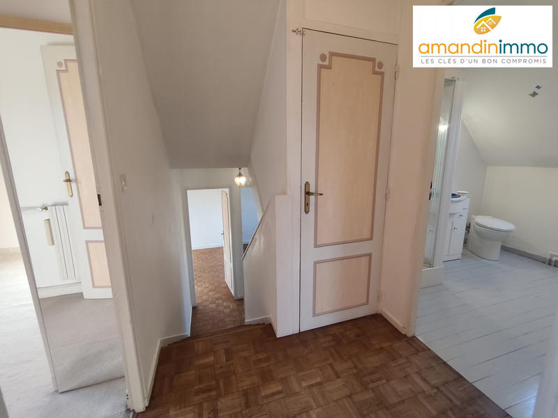 Maison - 97 m² - 8 pièces