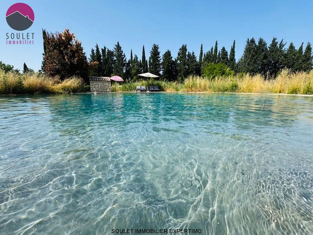 Propriété - 280 m² - 10 pièces