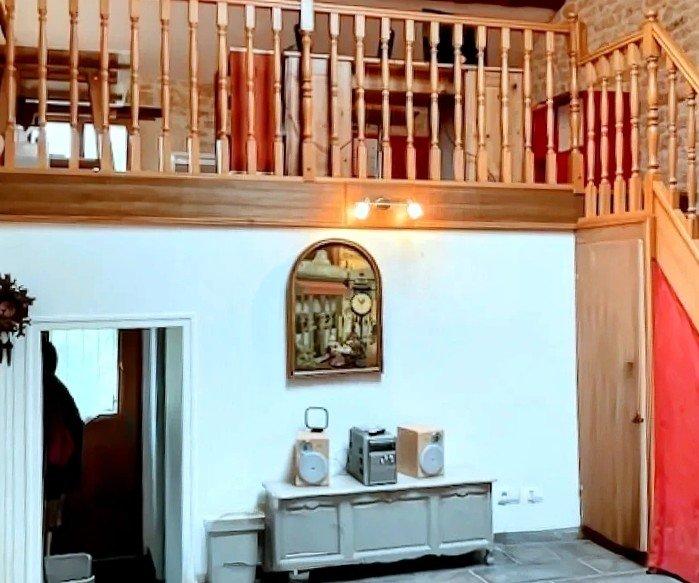 Maison - 201 m² - 5 pièces