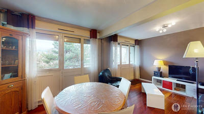 Appartement - 80 m² - 4 pièces