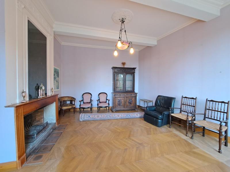 Château - 570 m² - 12 pièces