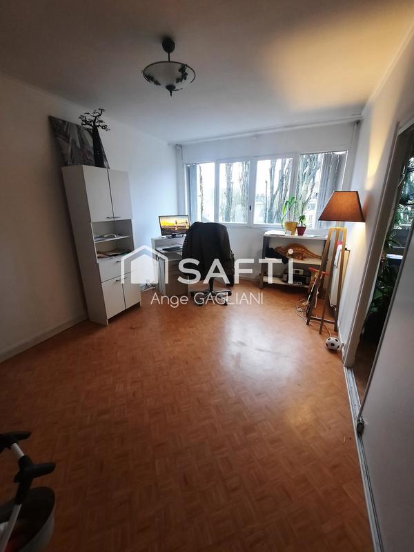 Appartement - 120 m² - 5 pièces