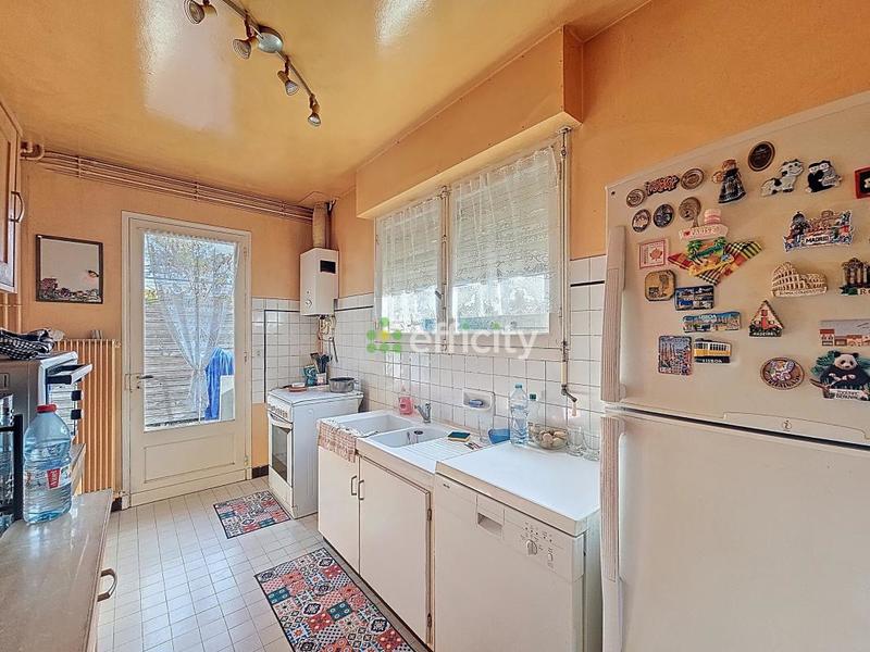 Pavillon - 175 m² - 9 pièces