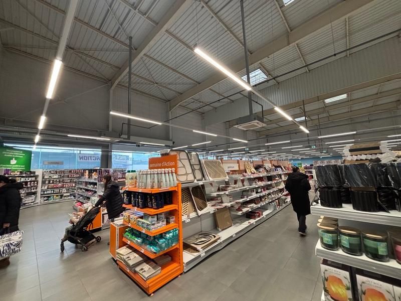 Local commercial - 2 046 m²