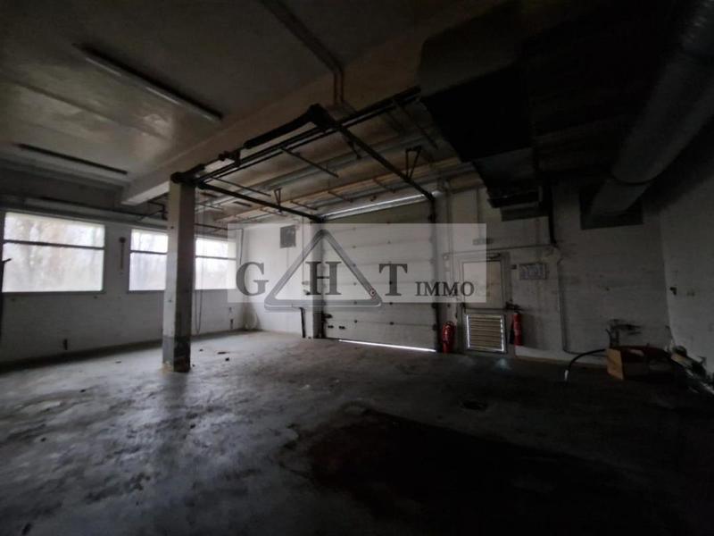 Entrepôt - 5 850 m²