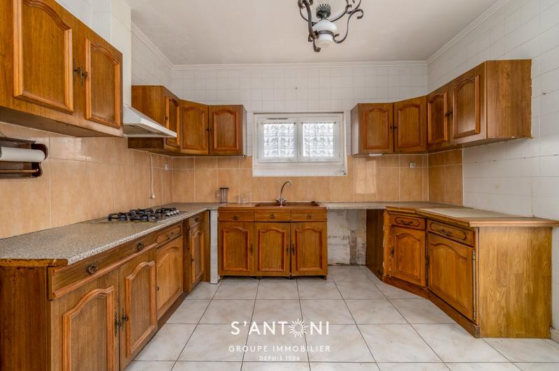 Maison - 185 m² - 6 pièces