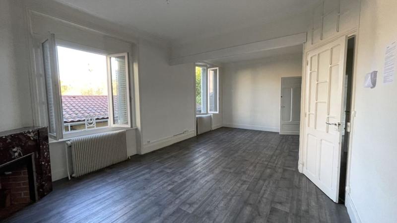 Maison - 219 m² - 10 pièces